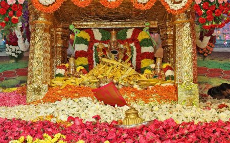 సప్త వర్ణ శోభితం శ్రీవారి పుష్పయాగం